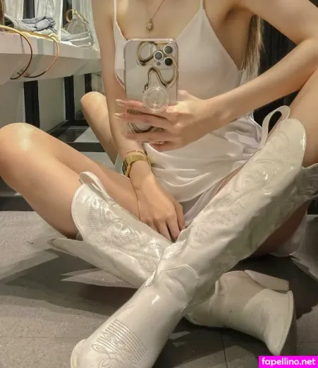 Autumn Rain Drops OnlyFans Thumbnail #p35NDXJ7kk