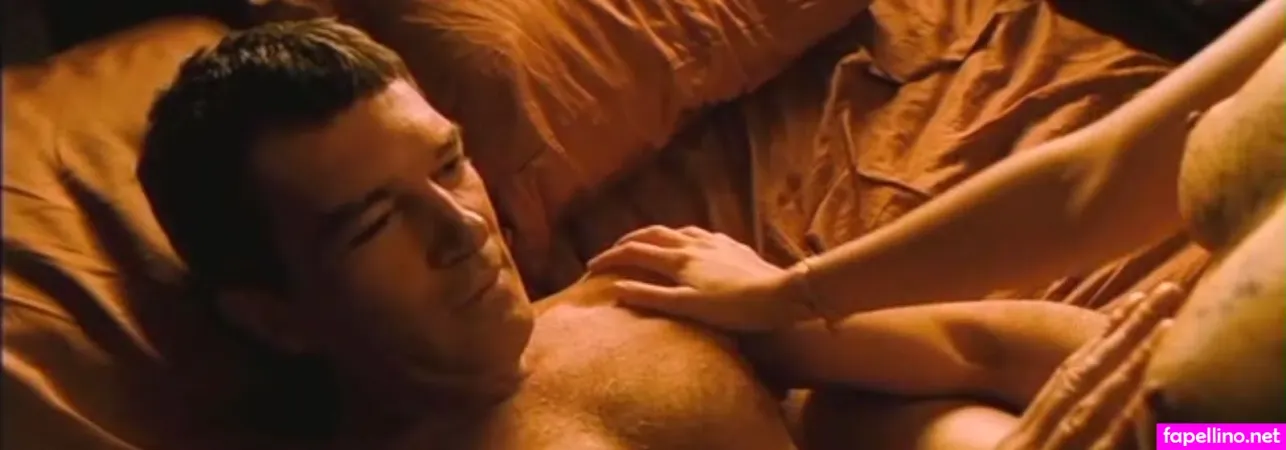 Autumn Reeser OnlyFans Thumbnail #GTaH0kVAzA