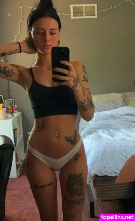 Ava Vecchione Main Profile Photo