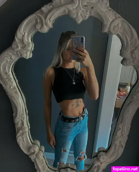 Avacanary OnlyFans Thumbnail #u9zlYzwdsw