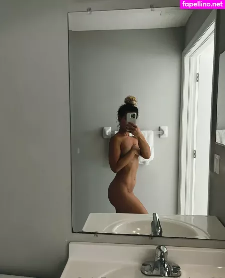 Avadeluca21 OnlyFans Thumbnail #CWZH6Yfymn