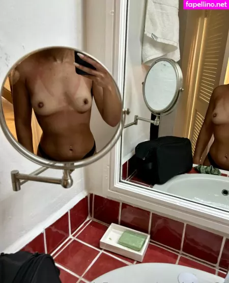 Avadeluca21 OnlyFans Thumbnail #grYzKvUBA6