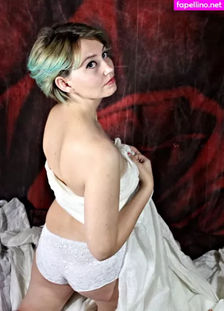 Avalon Zuercher OnlyFans Thumbnail #1CVyuj6pex