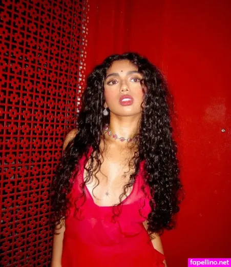 Avantika OnlyFans Thumbnail #29zw6dEssz