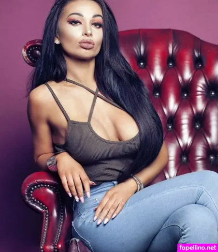 Avavanrose OnlyFans Thumbnail #yXGlS4EZXD