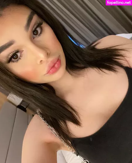 Avenaxo OnlyFans Thumbnail #BdqEMWSYhm