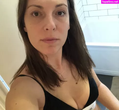 Average Uk Mum OnlyFans Thumbnail #f9nVPylgZn