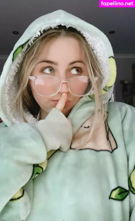 Averagecosplays OnlyFans Thumbnail #Aia7wQLU5B