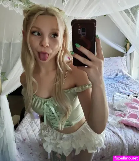 Averi Roselyn OnlyFans Thumbnail #vFikpvfu1M