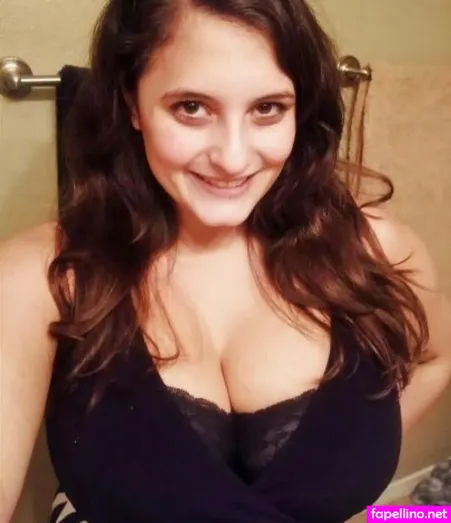 Avery Millah OnlyFans Thumbnail #0ZlpXgkRlZ