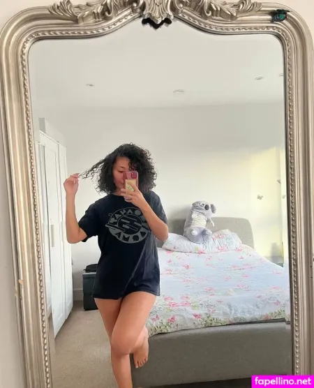 Avery Sss OnlyFans Thumbnail #4x2sZQSY5o