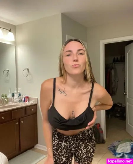 Averyfoxx OnlyFans Thumbnail #1dpYUZWqmK