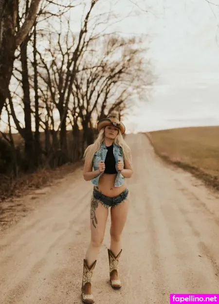 Averyfoxx OnlyFans Thumbnail #s52IKLxoNX