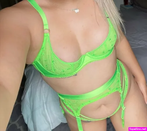 Averymaeex OnlyFans Thumbnail #nCtHHpNEV4