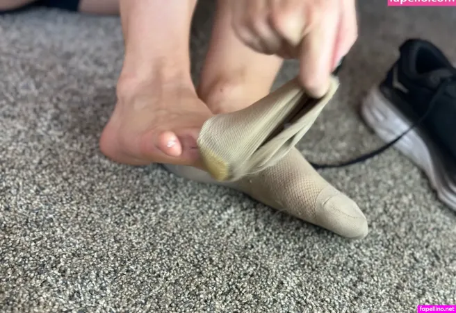 Averywithtoes OnlyFans Thumbnail #J0SpamHjmD