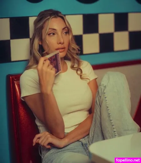 Avori OnlyFans Thumbnail #9Dusy1cJgW