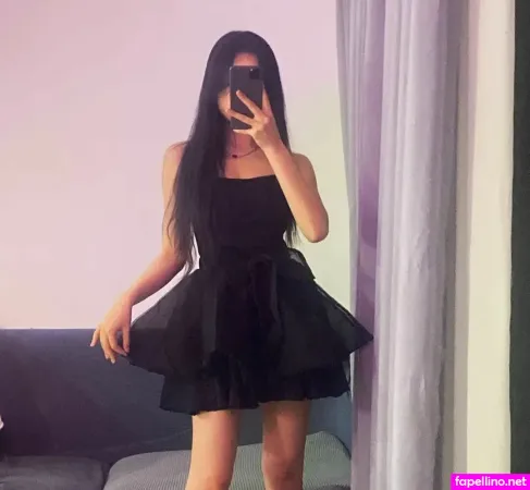 Avravira OnlyFans Thumbnail #5JROCD2uM7