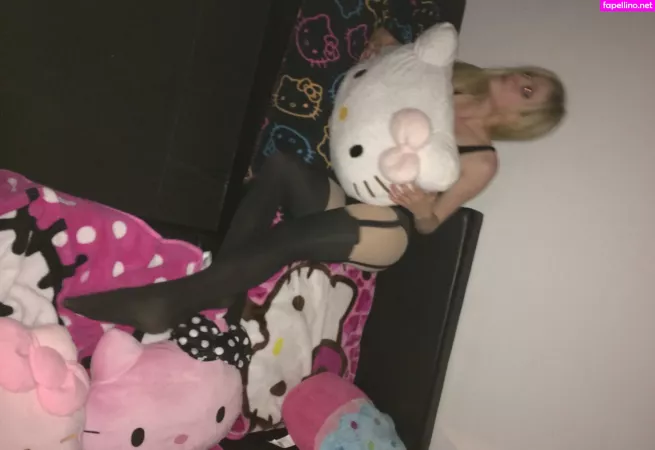 Avril Lavigne OnlyFans Thumbnail #u9vegS8siL