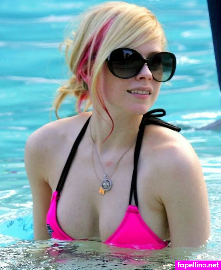 avrillavigne Nude Leaked OnlyFans Photo #HkMMEXYQmC