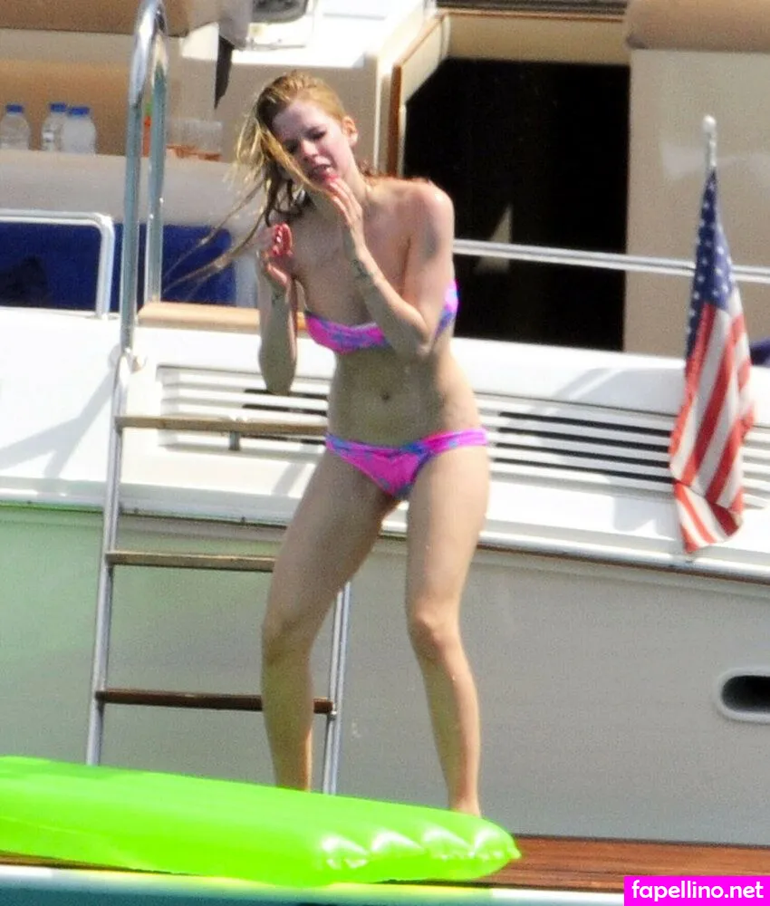 avrillavigne Nude Leaked OnlyFans Photo #JVnaJZ1rPE