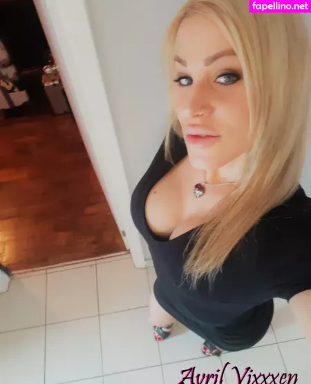 Avrilvixxxen OnlyFans Thumbnail #J98ux0jTNV