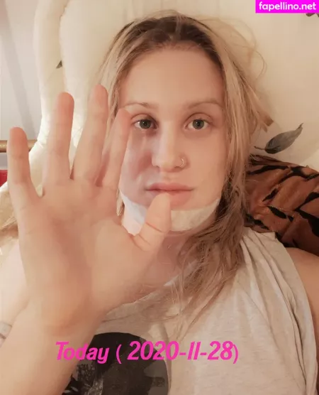 Avrilvixxxen OnlyFans Thumbnail #xtYd6wVxRj