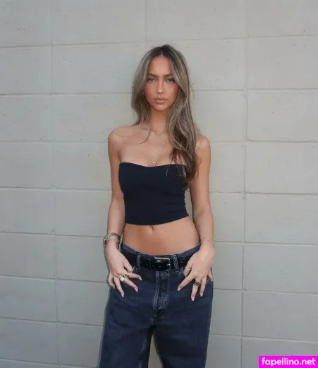 Avry Justis OnlyFans Thumbnail #podPI2yW46