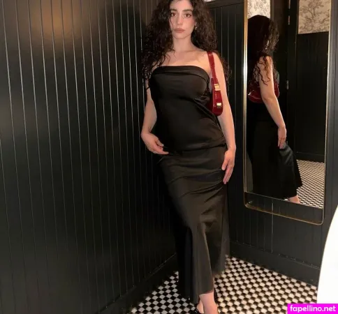 Ayaattt OnlyFans Thumbnail #W9k3BX4XZr
