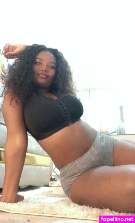 Ayahna1 OnlyFans Thumbnail #1AZlYa79tX