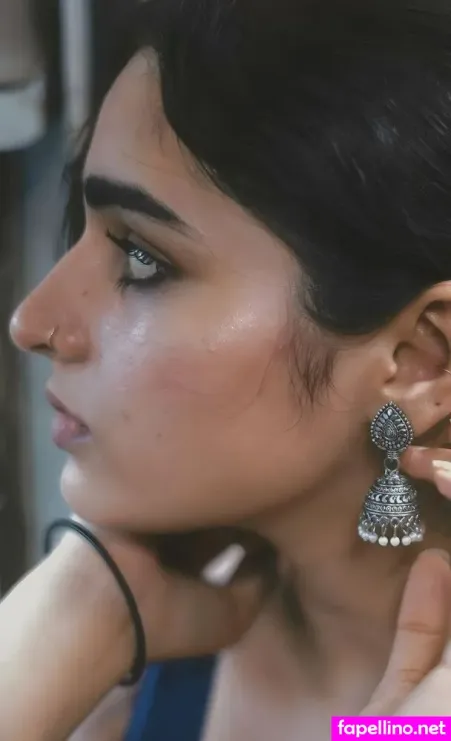 Ayesha Khan OnlyFans Thumbnail #4AXexwItlc