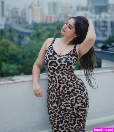 Ayesha Khan OnlyFans Thumbnail #laXCbkO47j