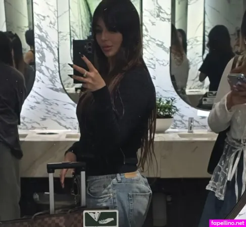 Ayesha Takia OnlyFans Thumbnail #5lKXQrKfhw