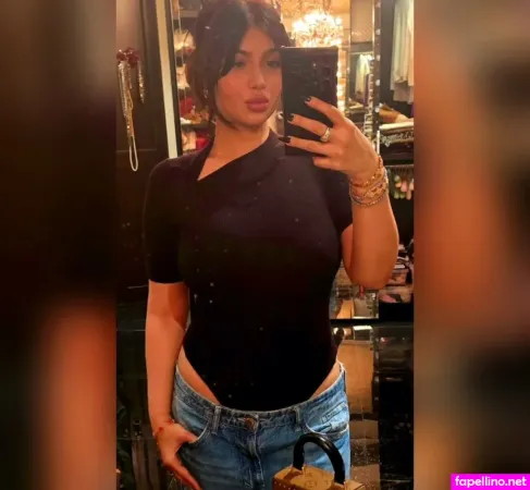 Ayesha Takia OnlyFans Thumbnail #aD4Kd9CyTz