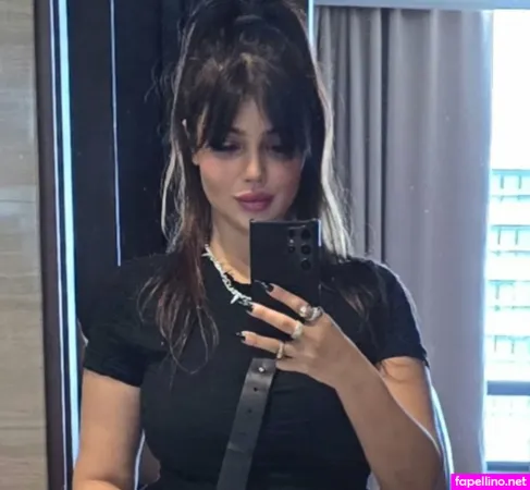 Ayesha Takia OnlyFans Thumbnail #r06wQOLSTR