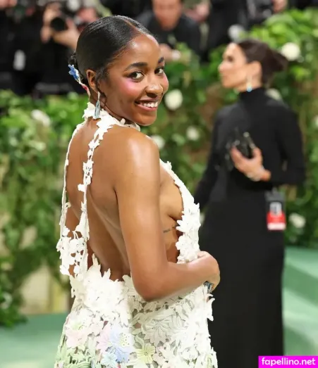 Ayo Edebiri OnlyFans Thumbnail #pE74GeBdac