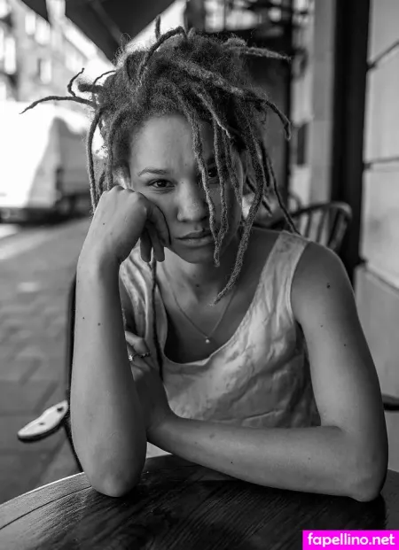 Ayoola Smart OnlyFans Thumbnail #0rTccBbISm