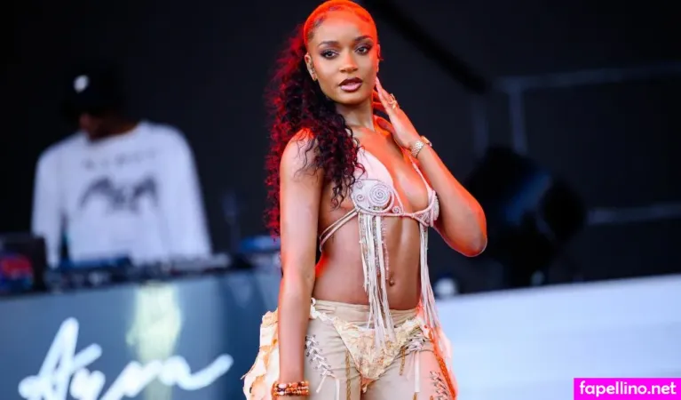 Ayra Starr OnlyFans Thumbnail #lLcUJAE6Ex