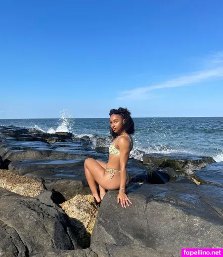 Ayriana Young OnlyFans Thumbnail #BftKoFOiTX