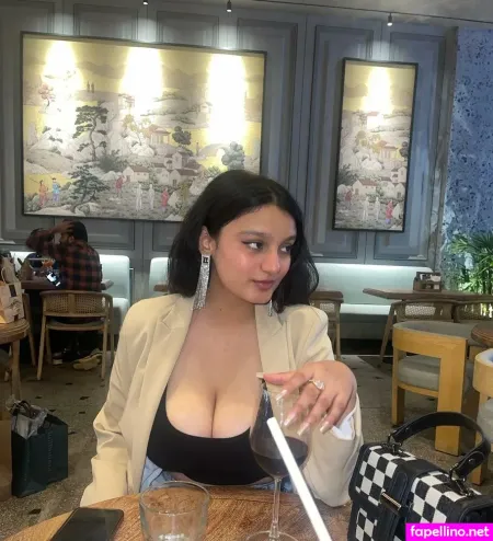 Ayushaaaa OnlyFans Thumbnail #0SnNMvNxv9