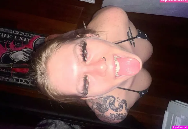 Azaleaminxx OnlyFans Thumbnail #1uGiRAubPR