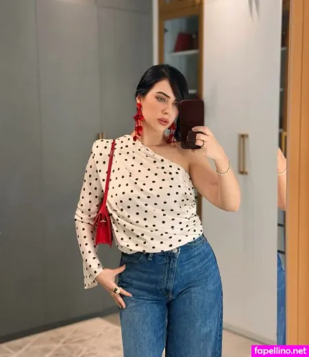 Azza Zarour OnlyFans Thumbnail #4tExe39BBQ