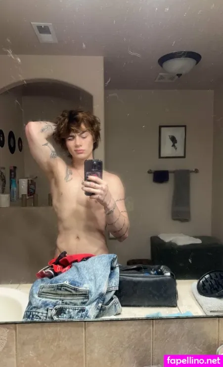 B Mckenzie OnlyFans Thumbnail #0VdN2ifiNV