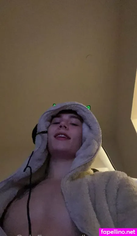 B Mckenzie OnlyFans Thumbnail #6R8eRfIwEe