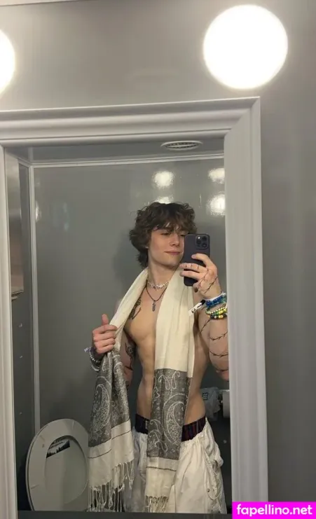 B Mckenzie OnlyFans Thumbnail #CzGJvyiAAE