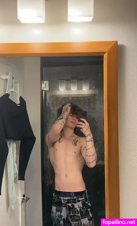 B Mckenzie OnlyFans Thumbnail #le3JUvAHhb