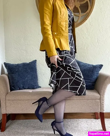 B Pantyhose2 Main Profile Photo