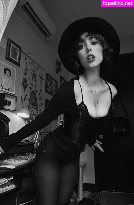 B1tchy Lesbian OnlyFans Thumbnail #UI3nj3W3JB