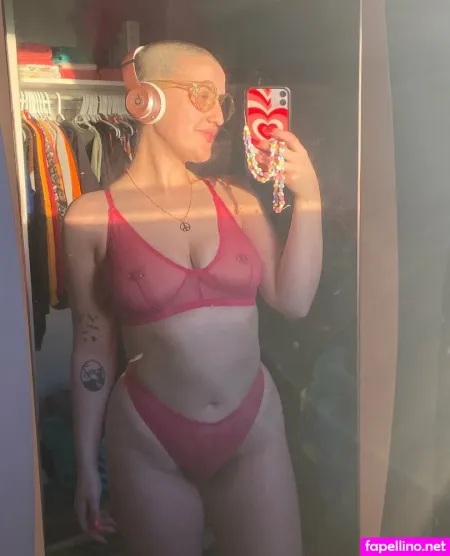 Babiebluesie OnlyFans Thumbnail #5lloZtIJso