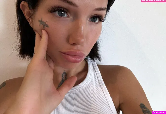 Baby Capricornn OnlyFans Thumbnail #nFu1MJ74nW