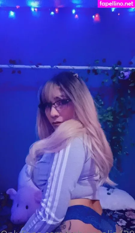 Babyrosalia420 OnlyFans Thumbnail #16jmemtow8